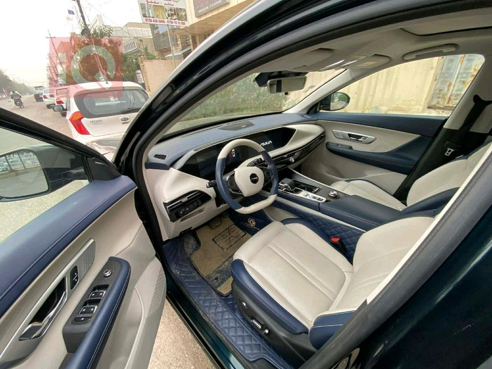 دونج فينج ايلوس هيوج